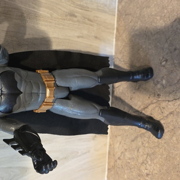 (J21) DC Justice League Batman Figure - Picture 3 of 5